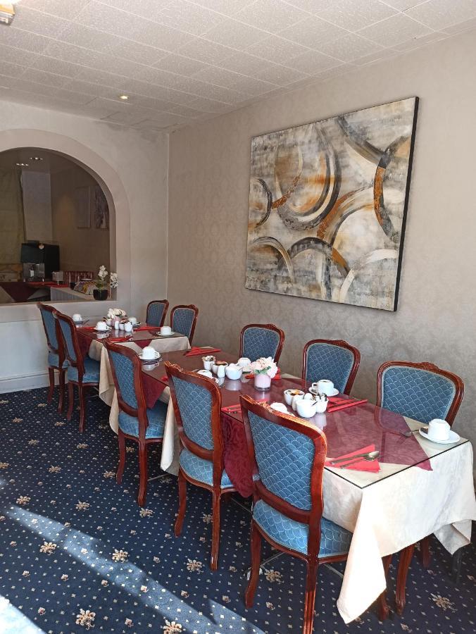Crystal Hotel & Savour CBG Esterno foto